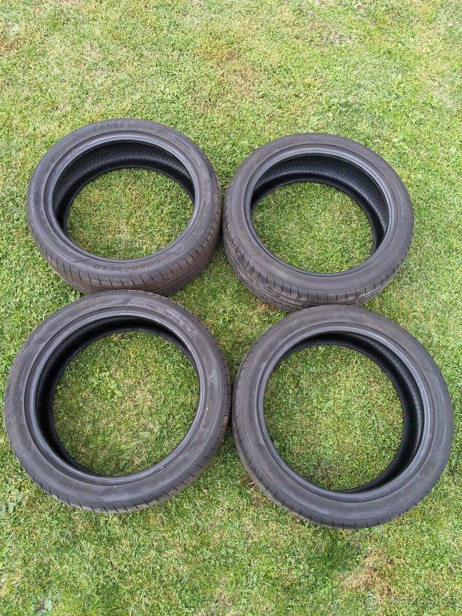 Letní pneu 215/45 r18 - 2