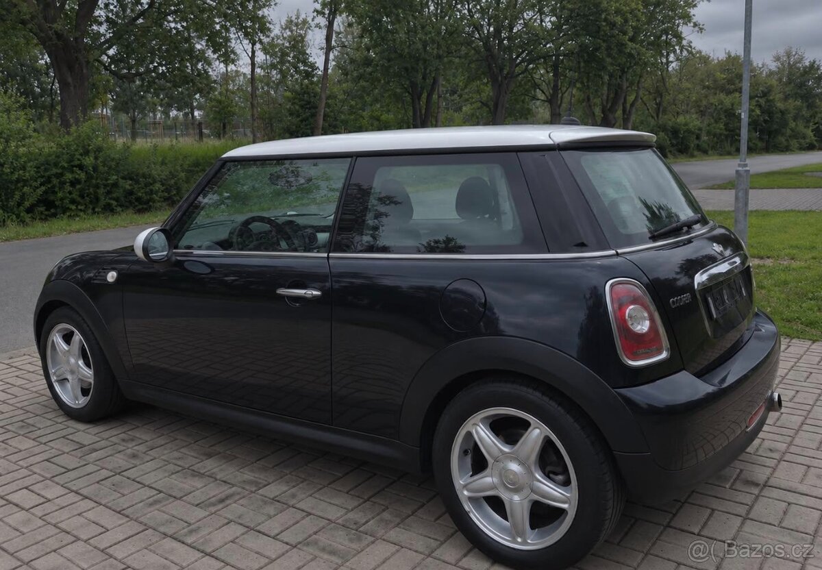 Míní Cooper 1.6i 88kW 1.Majitelka - 2
