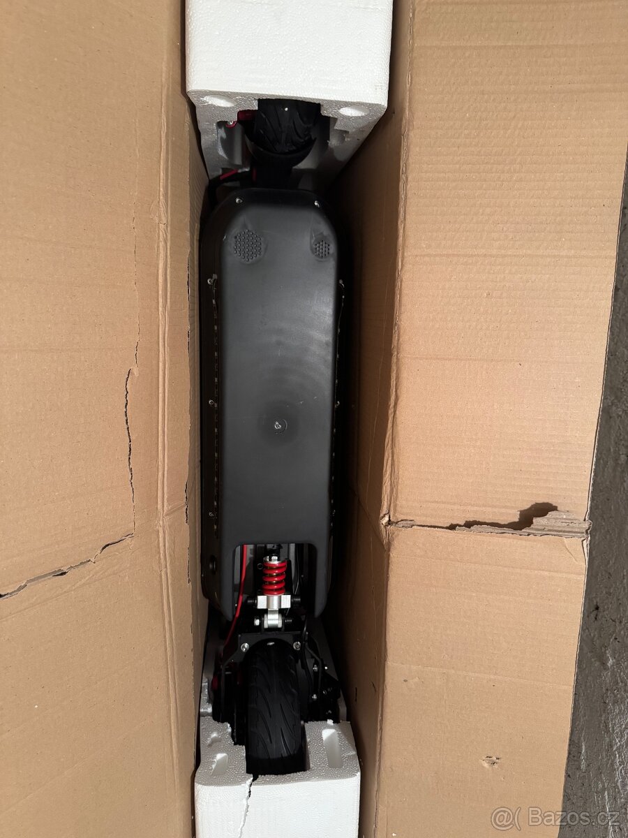NOVÁ Laotie H6 Pro – výkonná elektrická koloběžka - 2