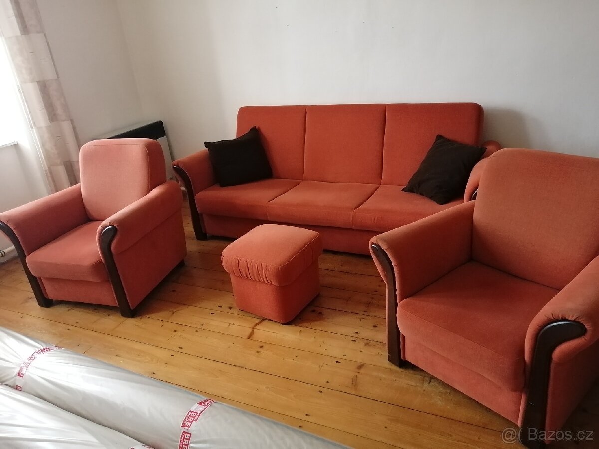 Sedací souprava 3+1+1 v kombinaci s tmavým dřevem - 2