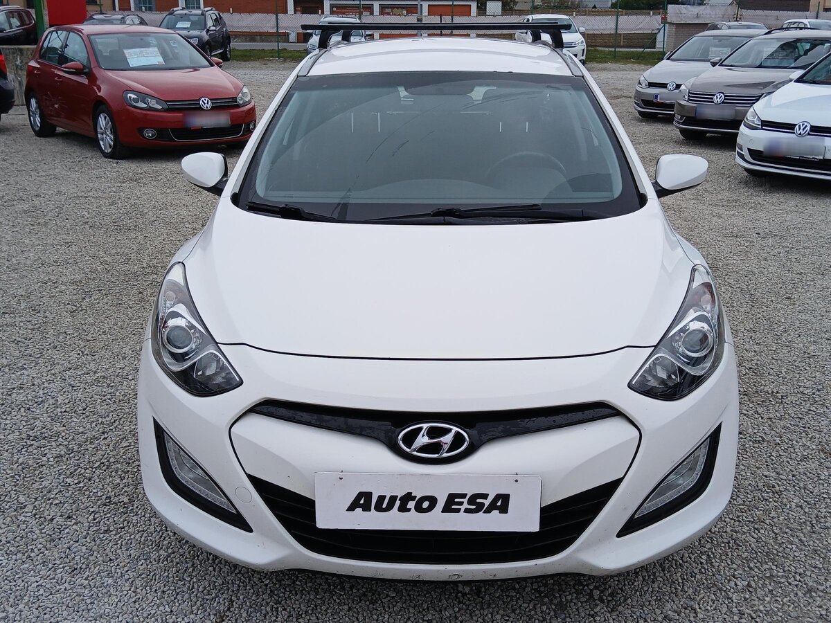 Hyundai I30 1.6 i , 88 kW benzín, 2012 - 2