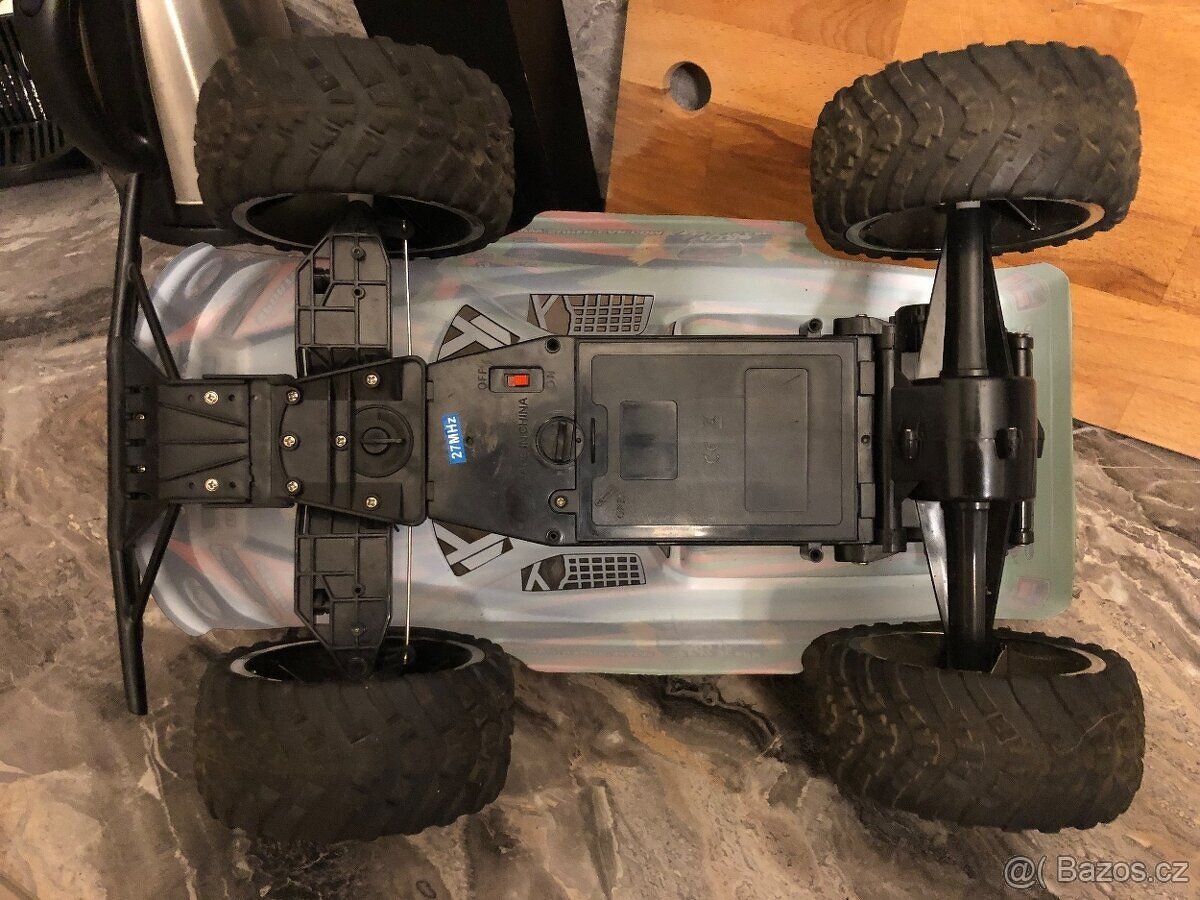 RC model terénního vozu. Je jako novy. - 2