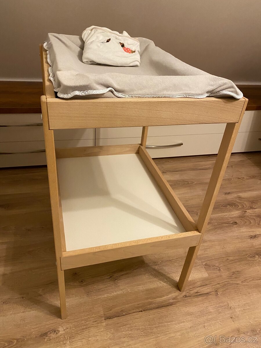 Přebalovací pult - 2