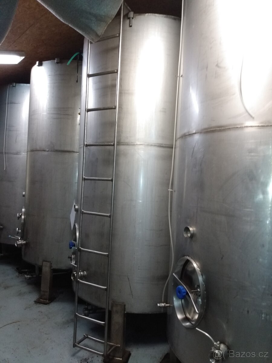 Predám nerezové nádrže na víno - 2