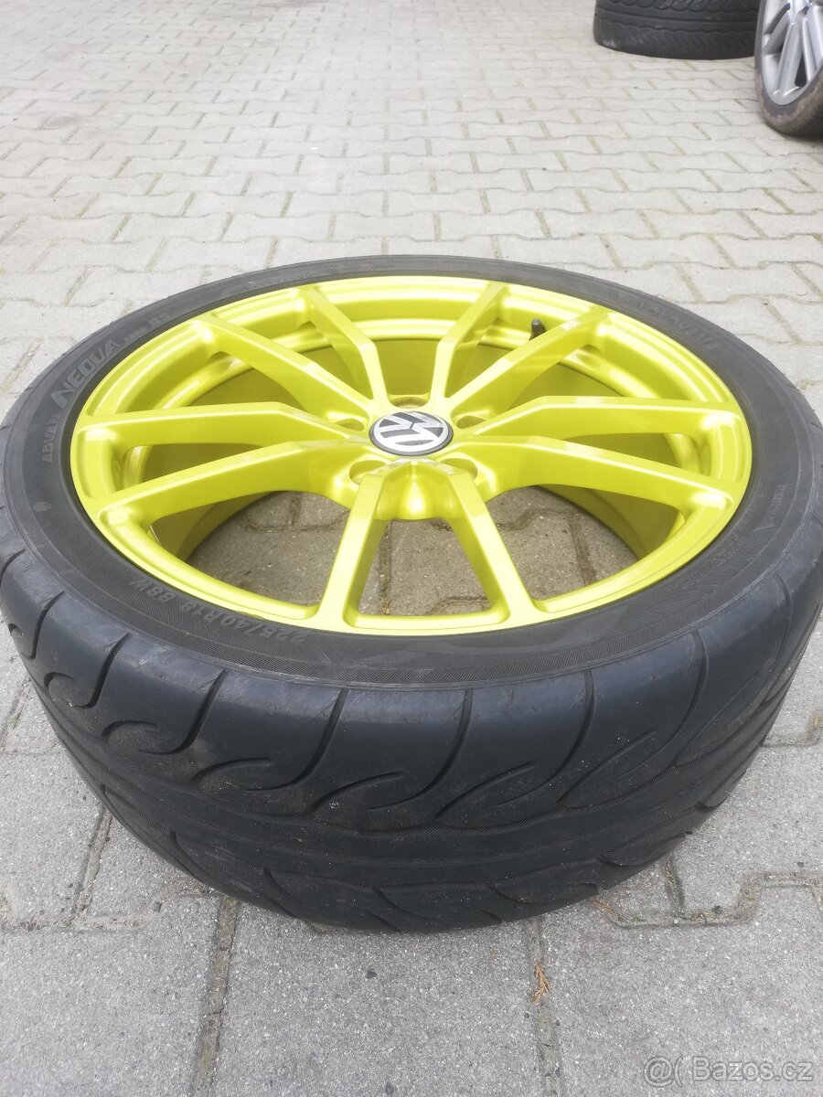 Kola VW prototyp r18 - 2