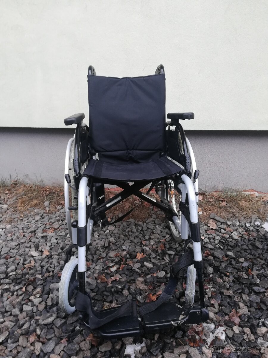 Mechanický invalidní vozík skládací - 2