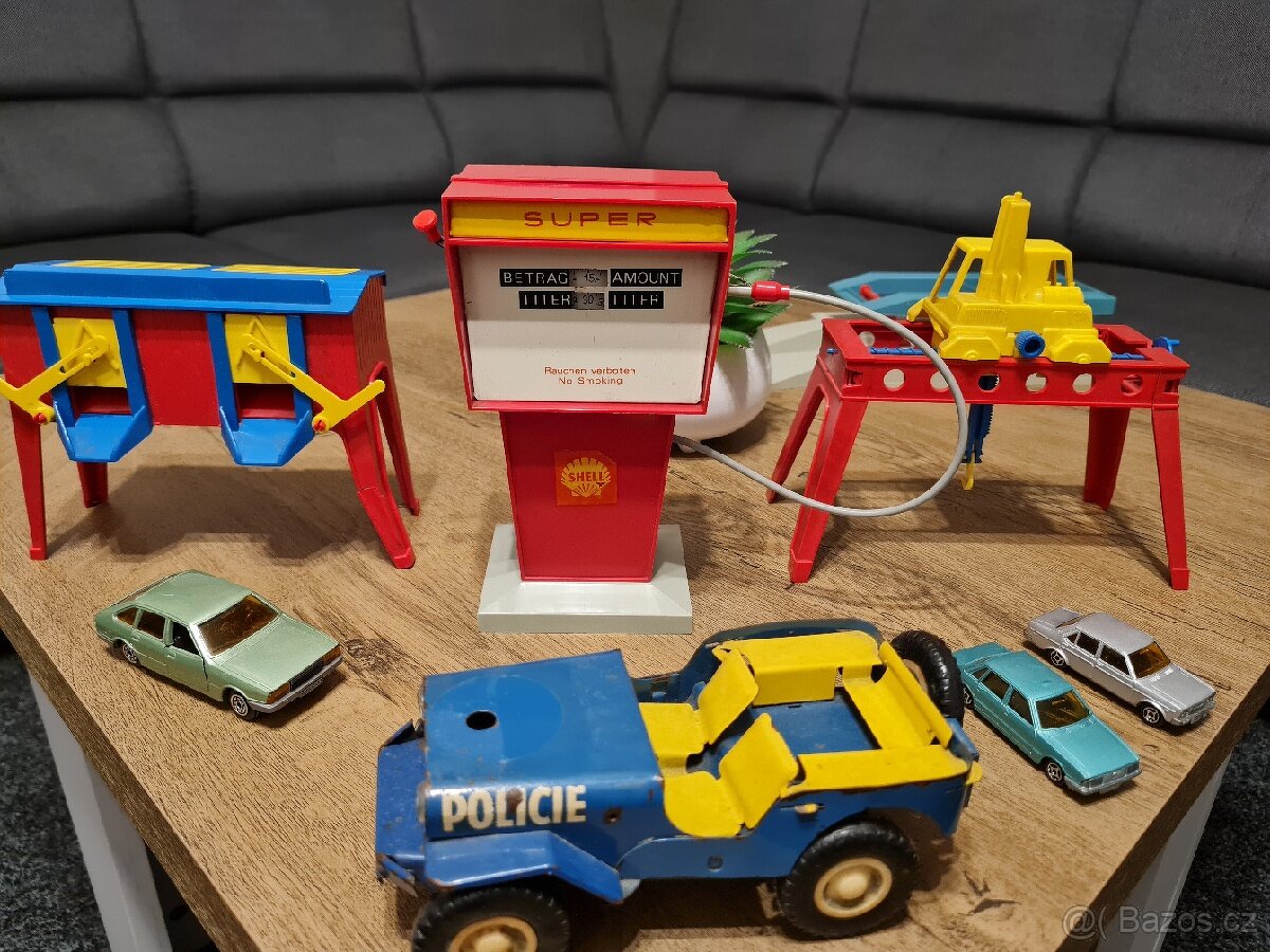 staré hračky + angličáky - 2