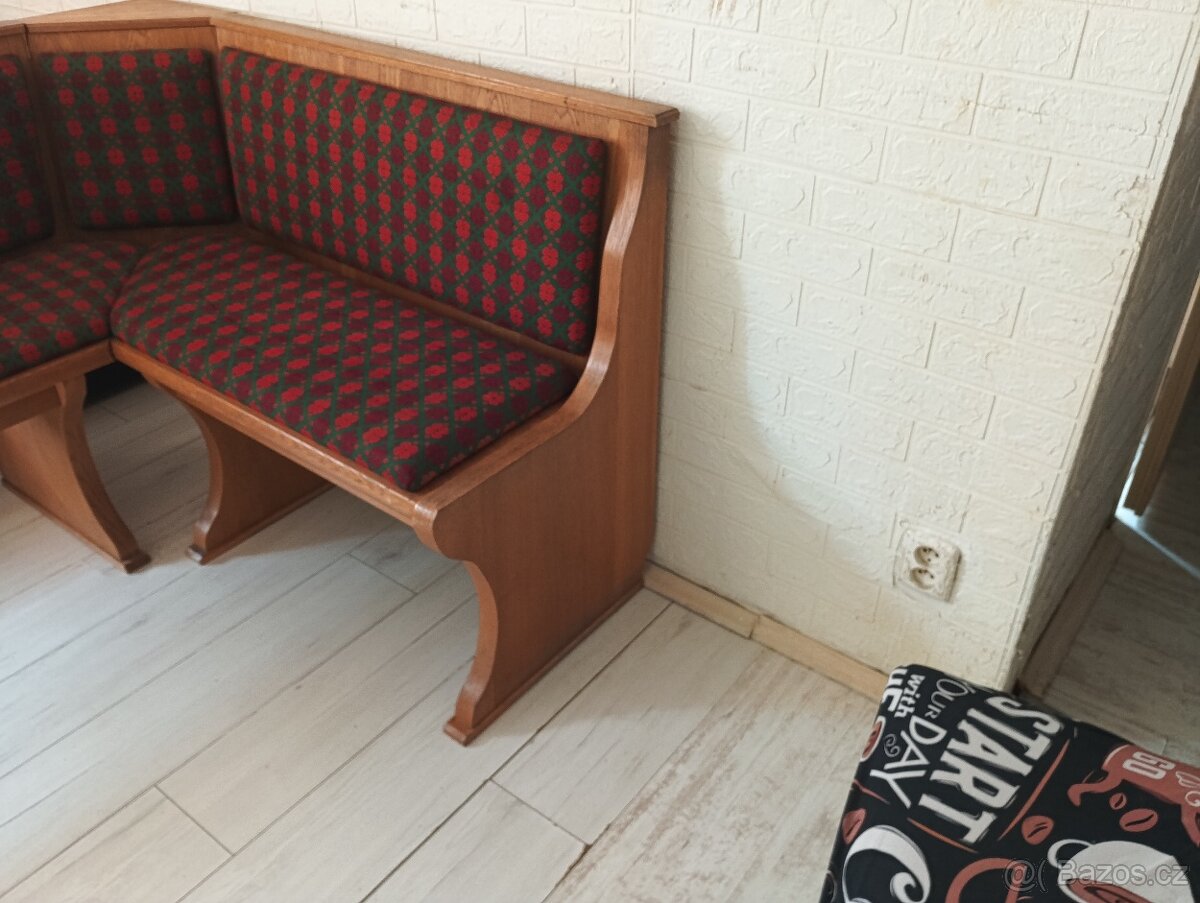 Rohová lavice ,kuchyň - 2