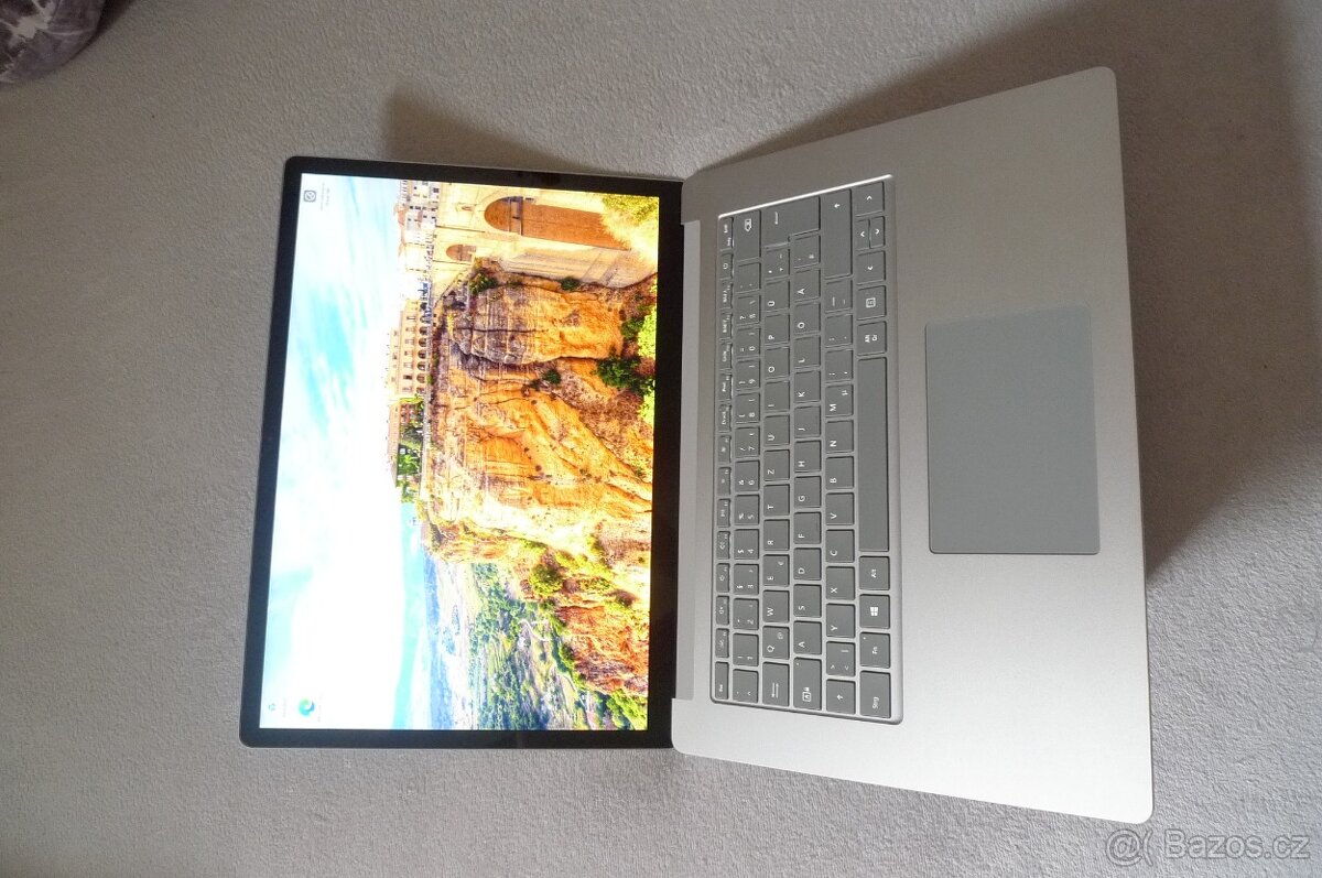 Microsoft Surface Laptop 3 15" 8GB RAM / 256GB - 2