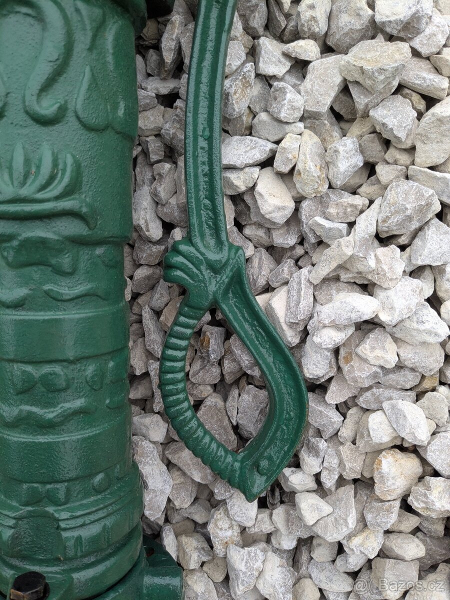 Dekorativní zdobená pumpa - 2