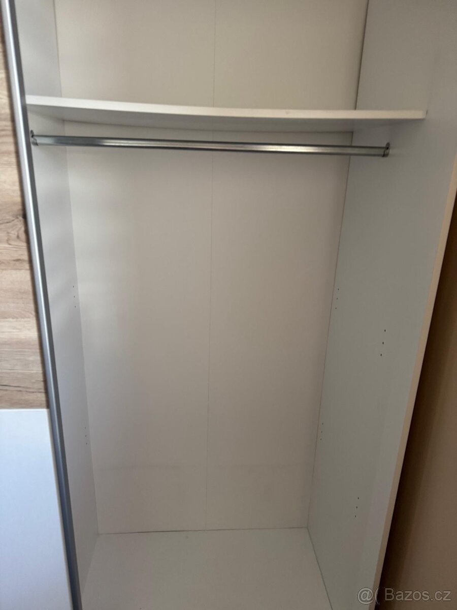 Šatní skříň - 2