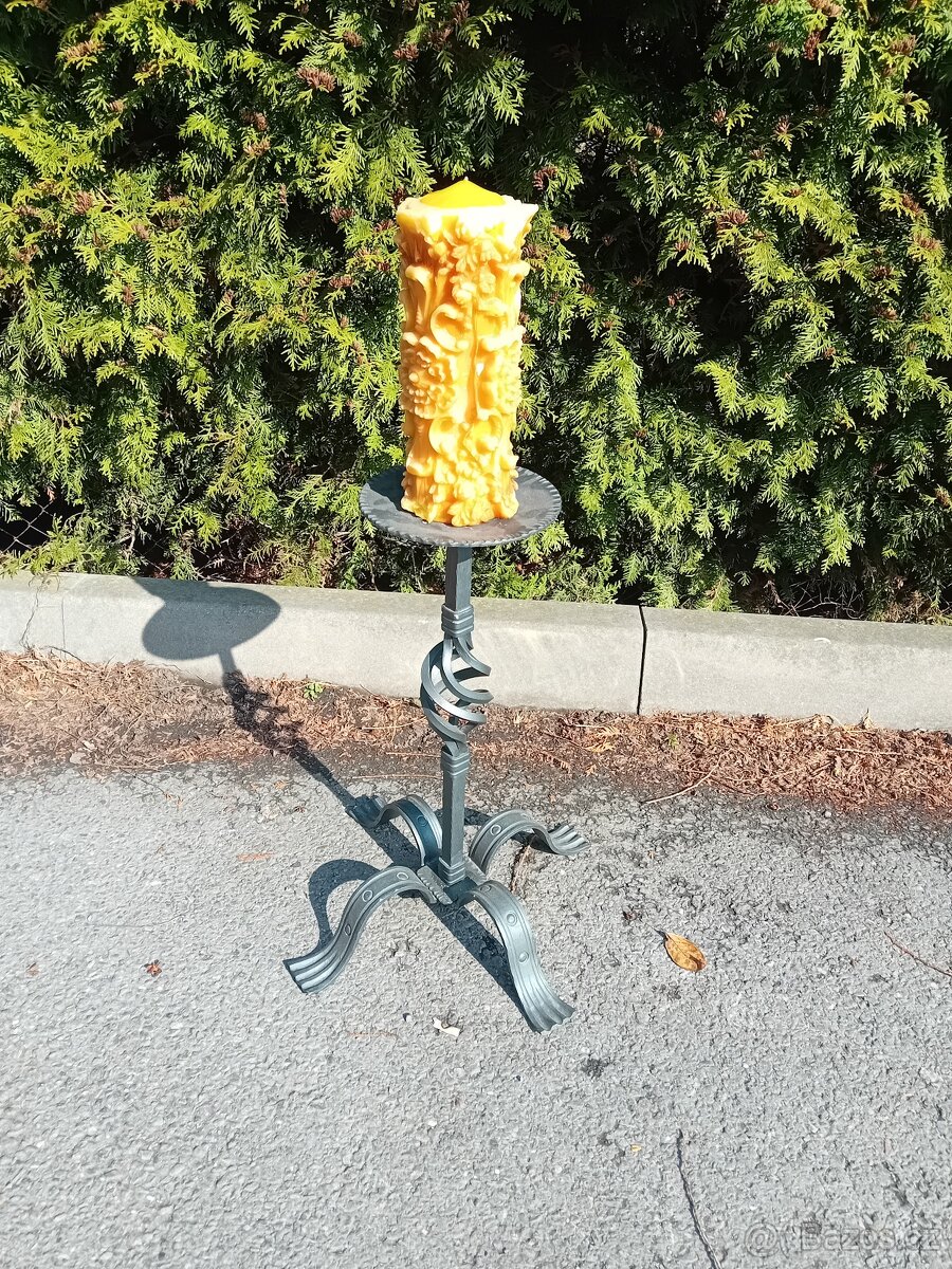 kovový svícen se svíčkou - 2