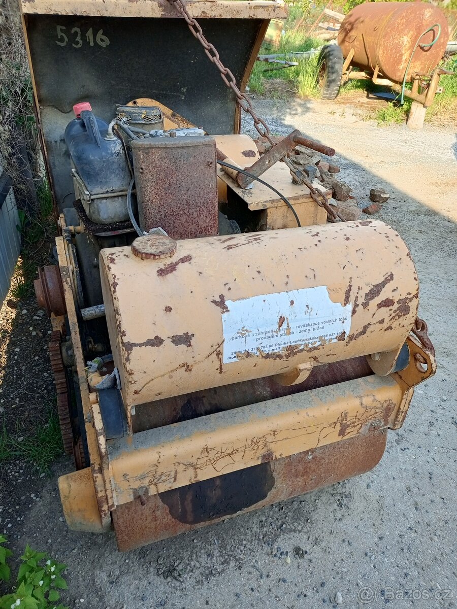 Prodám vybračni válec - 2
