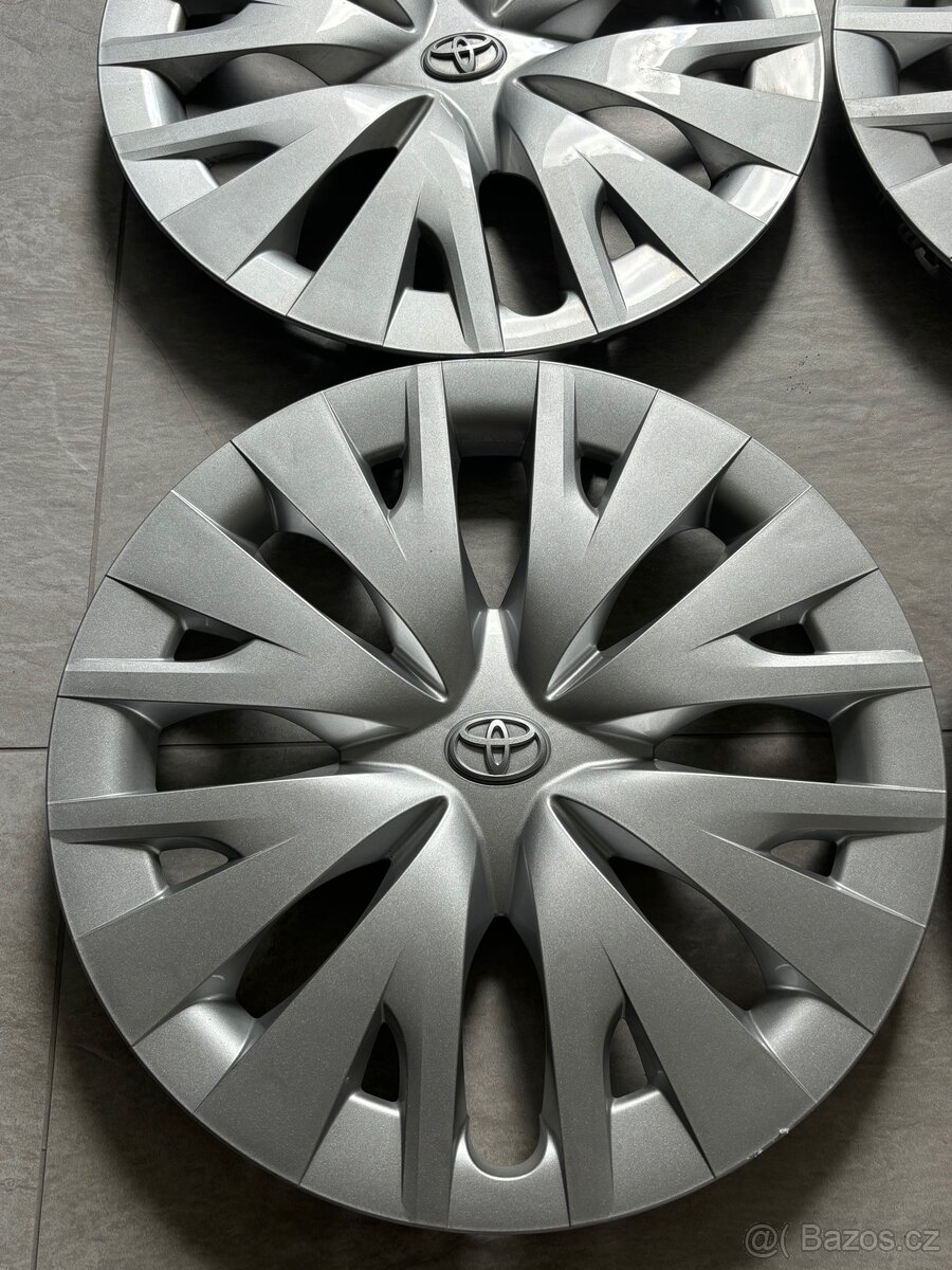 Poklice R15 Toyota Original - 2