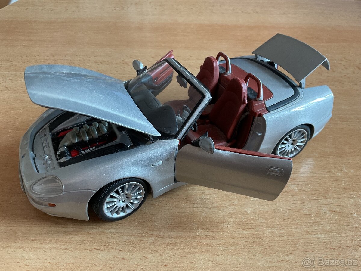 Model Maisto Maserati 4200 Spyder 1:18 - 2