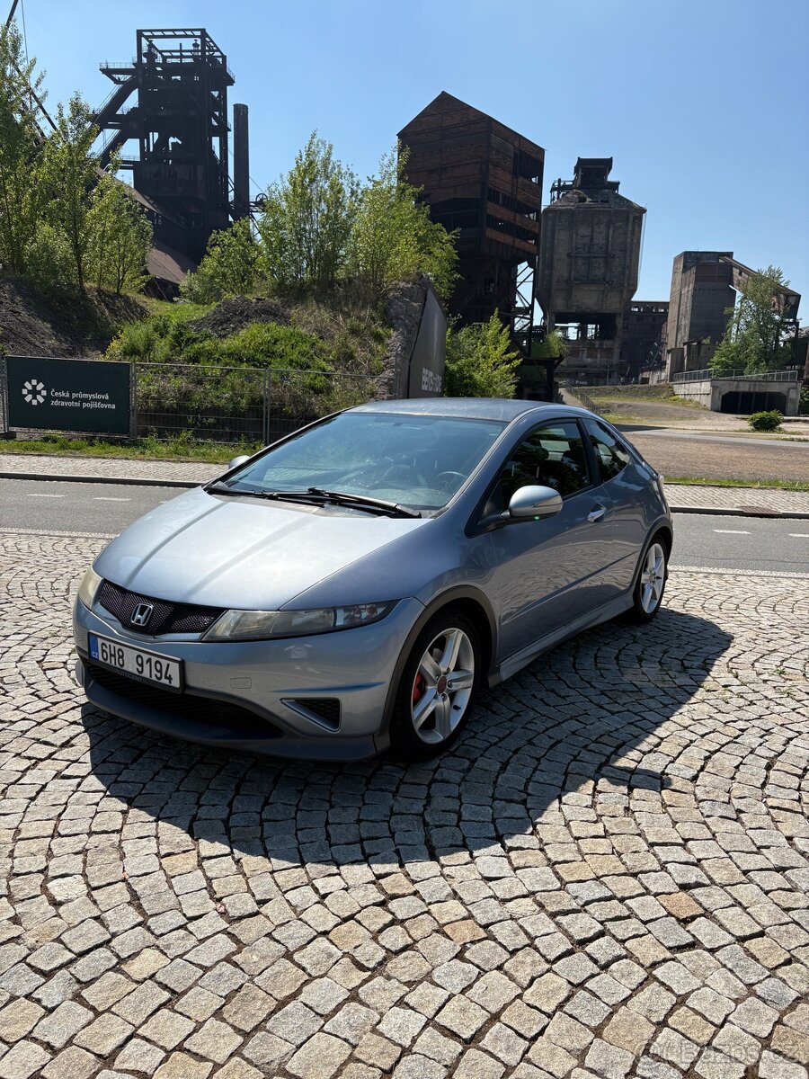 Honda Civic 8G 2.2 i-CTDi Type S - 2