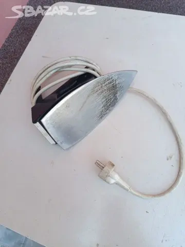 Starší žehlička - 2