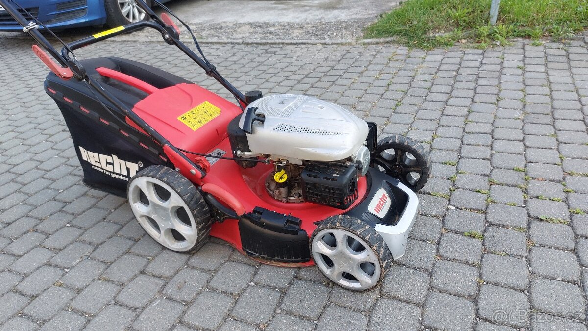 Sekačka Hecht 548 SW s pojezdem - 2