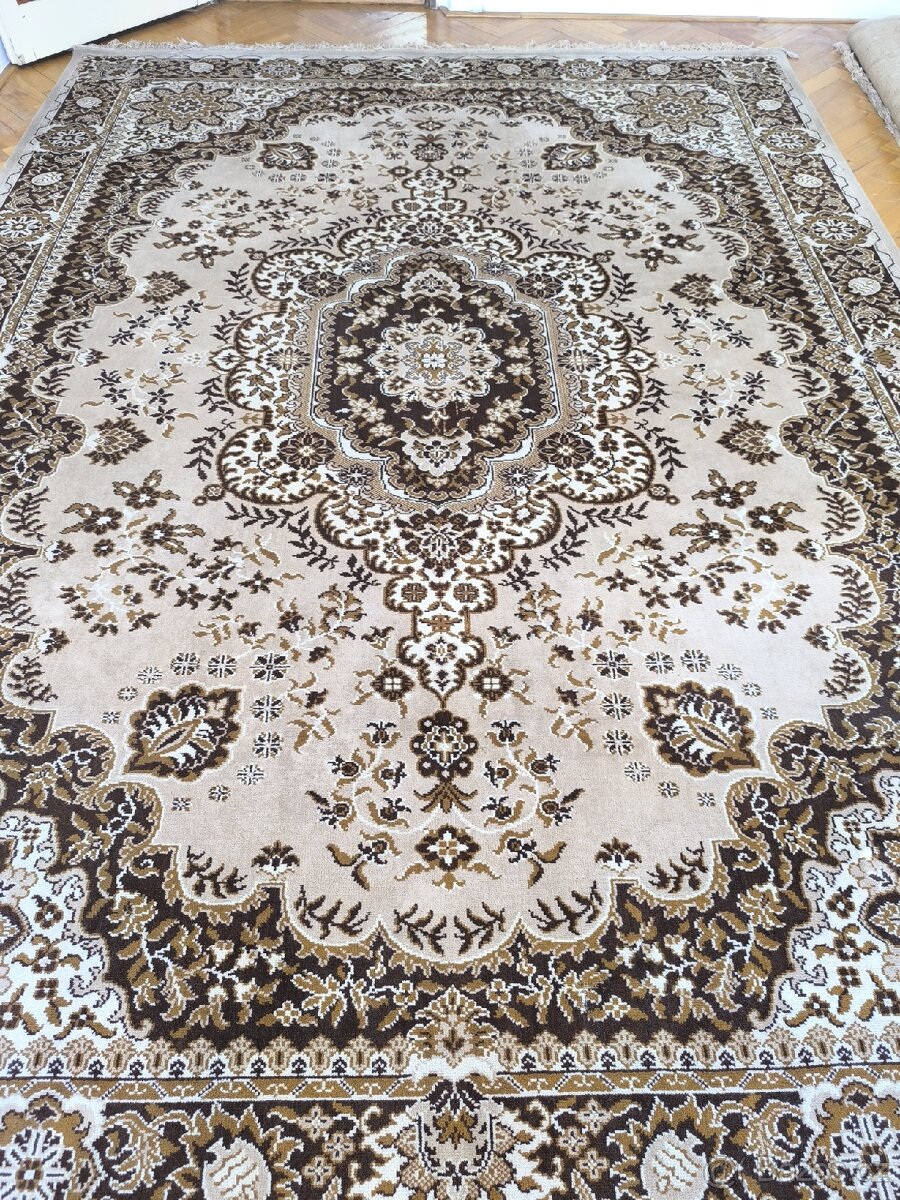 Koberec 3,5 x 2,5 m - 2