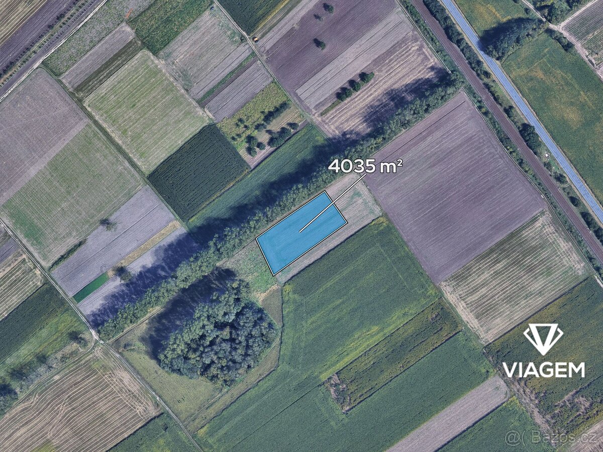 Pole 4 035 m² - 2