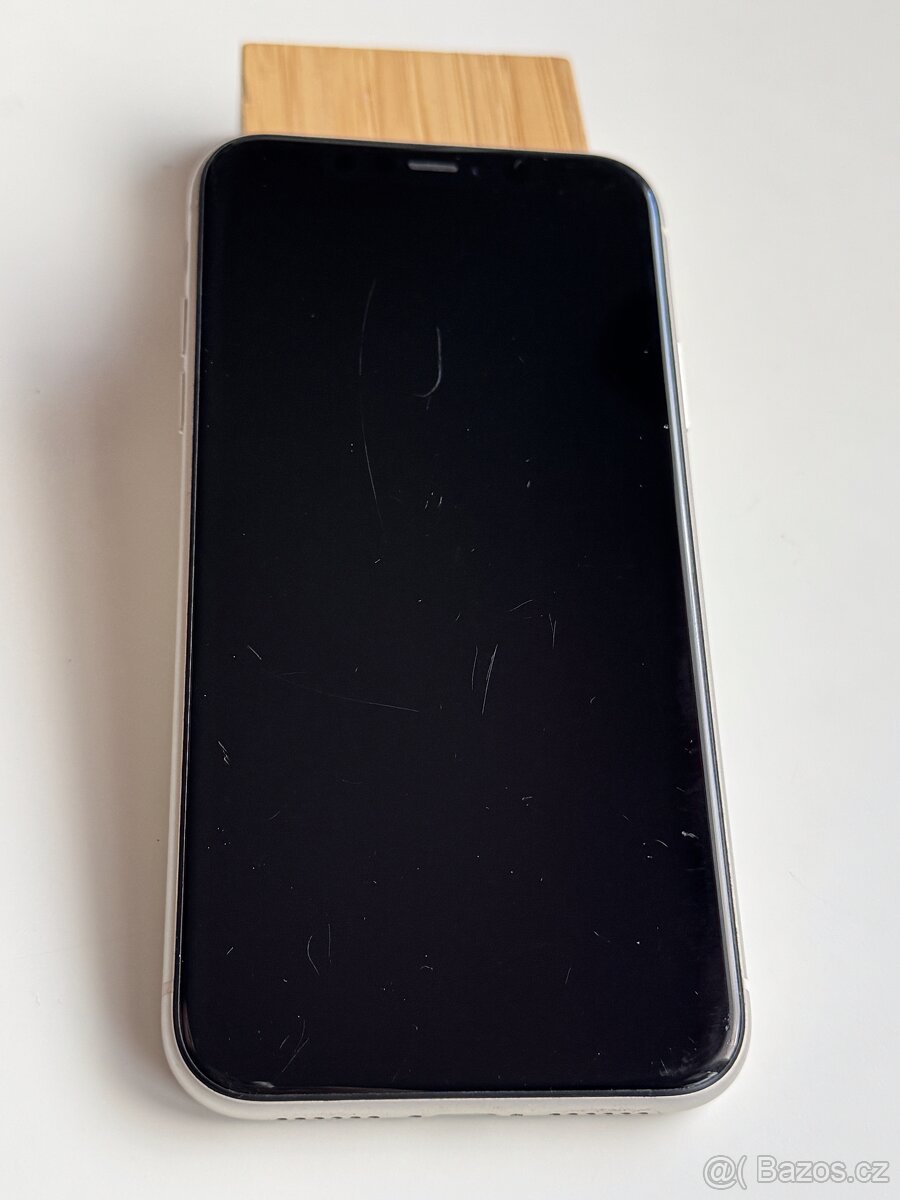 iPhone 11 - White - 64 GB - 2