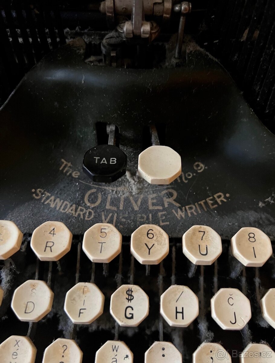 Historický psací stroj Oliver No. 9 - 2