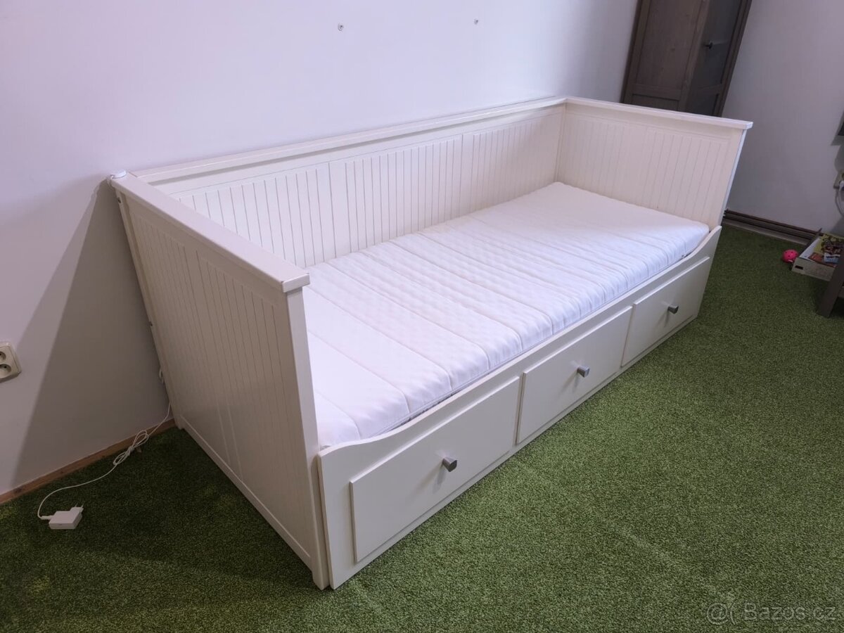 Rozkladaci postel Hemnes IKEA - 2