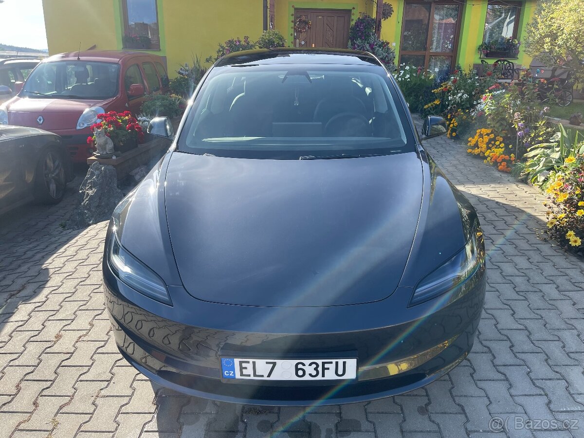 Tesla Model 3, Long Range highlander r.v. 2025, jen 8000 KM - 2