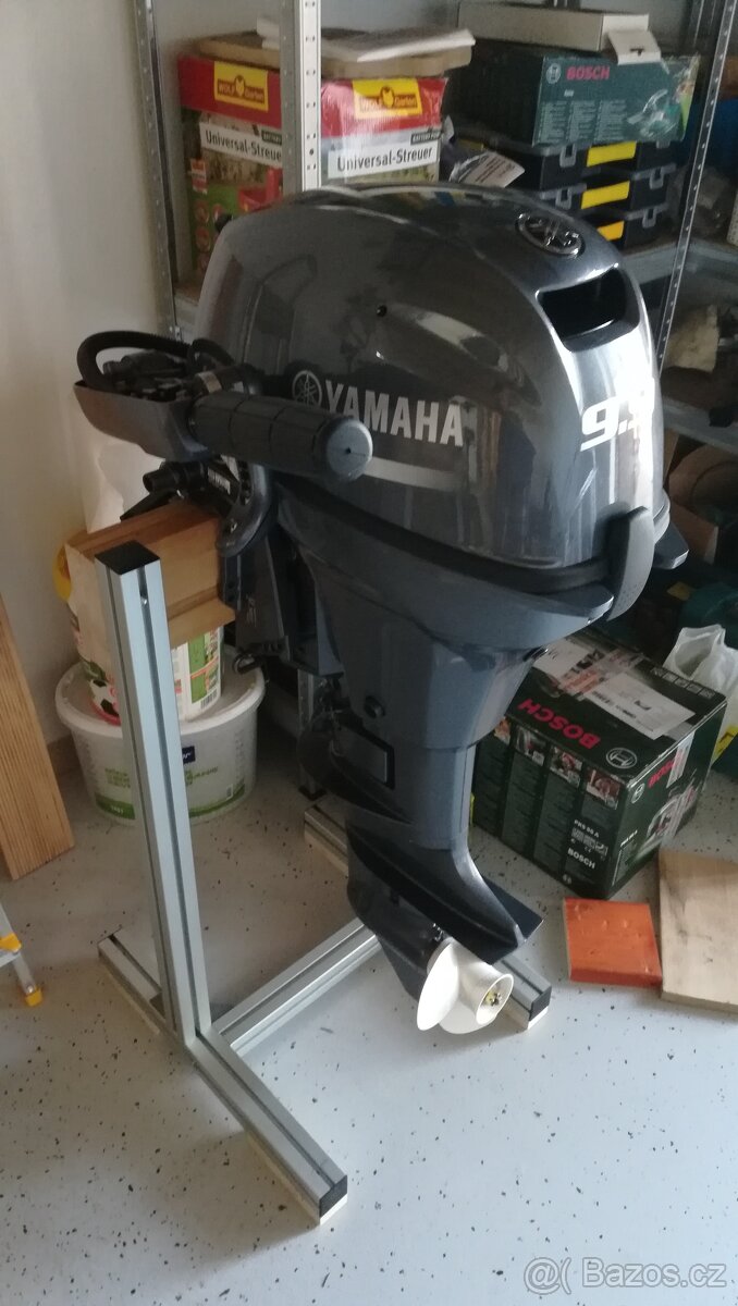 Motor Yamaha 9,9hp (kratka noha) - 2