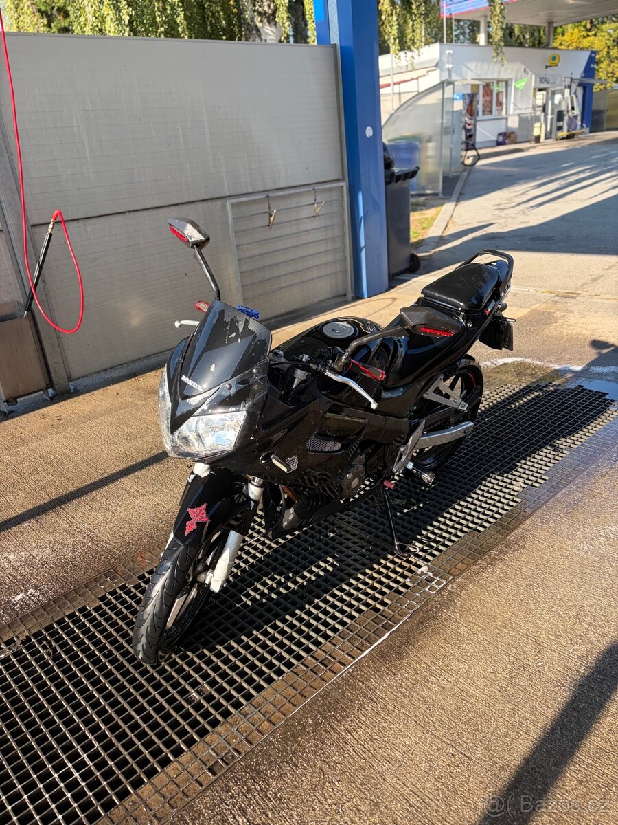 Honda CBR125R - 2