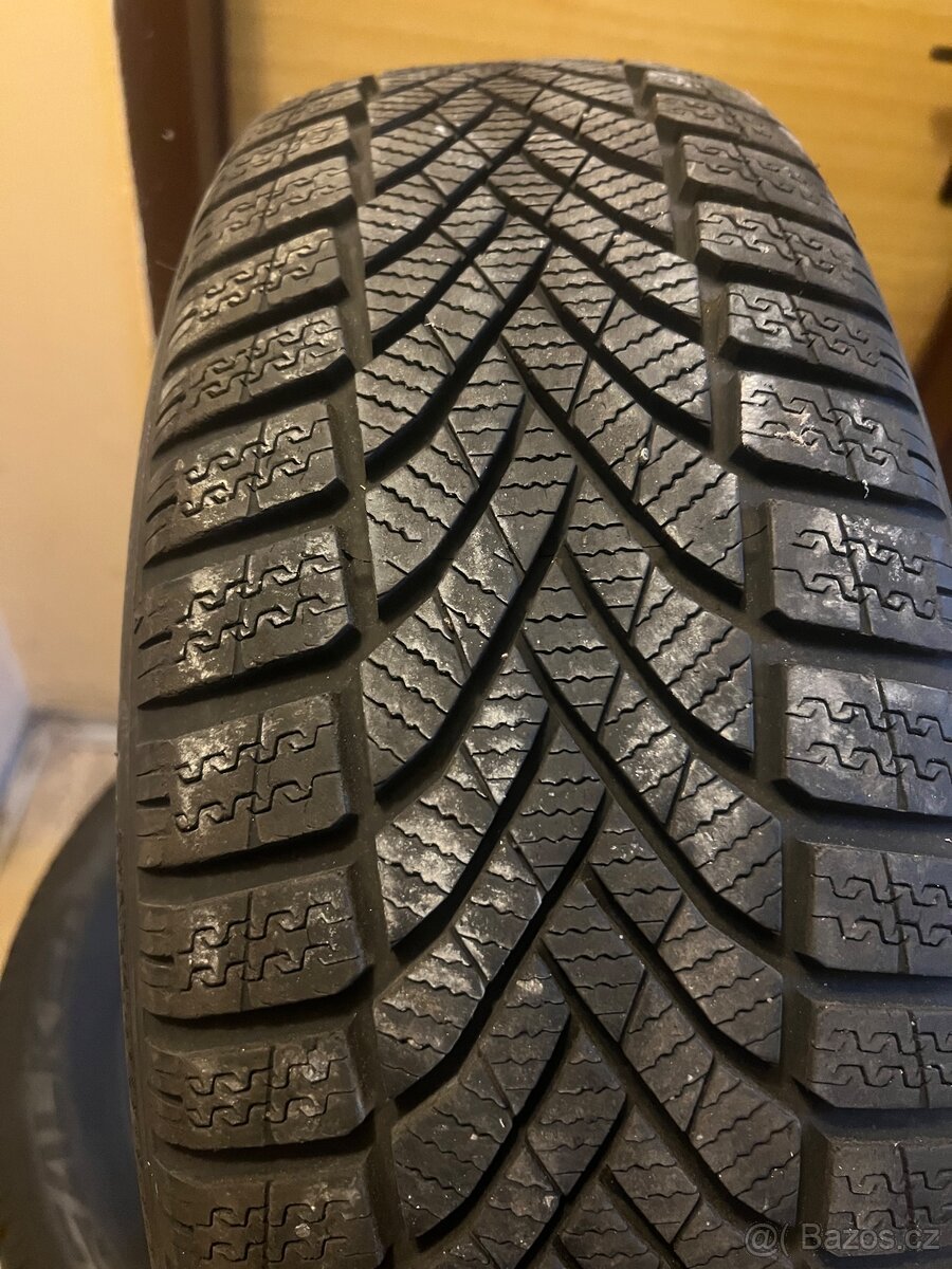 Zimní pneu 205/55 R17 - 2
