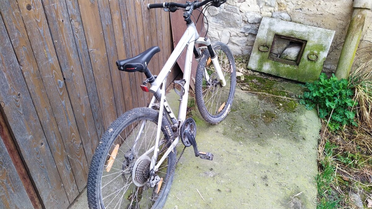 Horské kolo- GT Avalanche 2.0 - 2