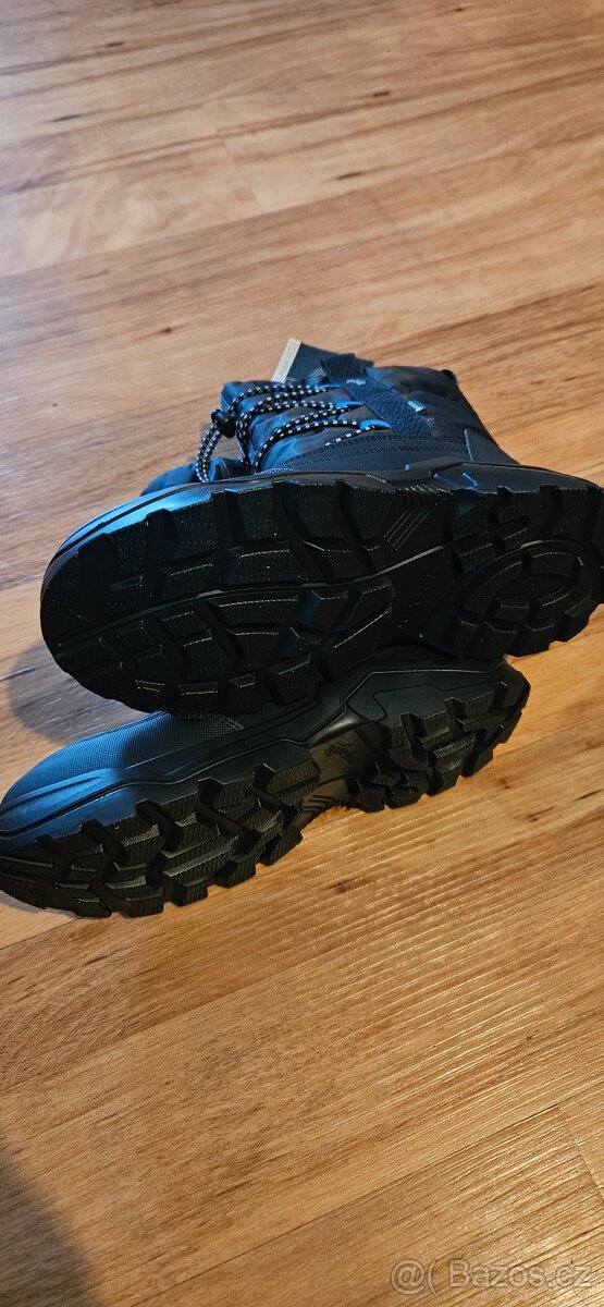 Vyšší zimní boty/ sněhule Superfit 34 - 2