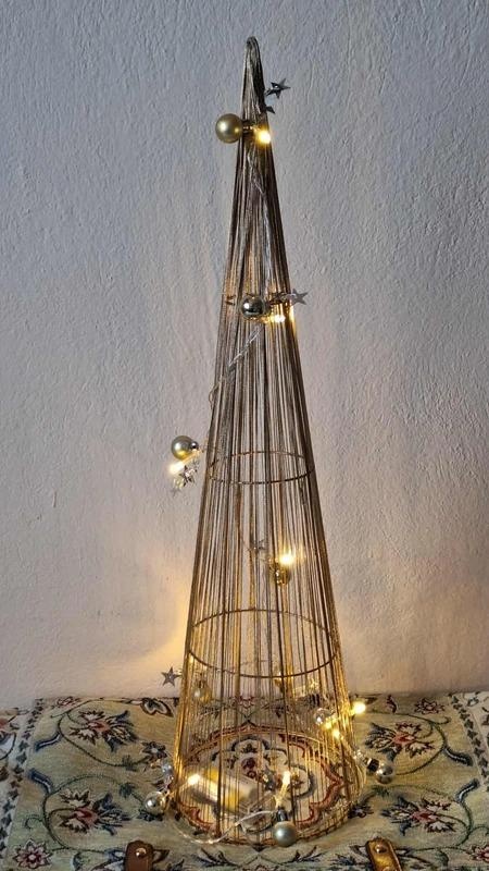 DESIGNOVÝ VÁNOČNÍ STROMEČEK SE SVĚTÝLKY - 2