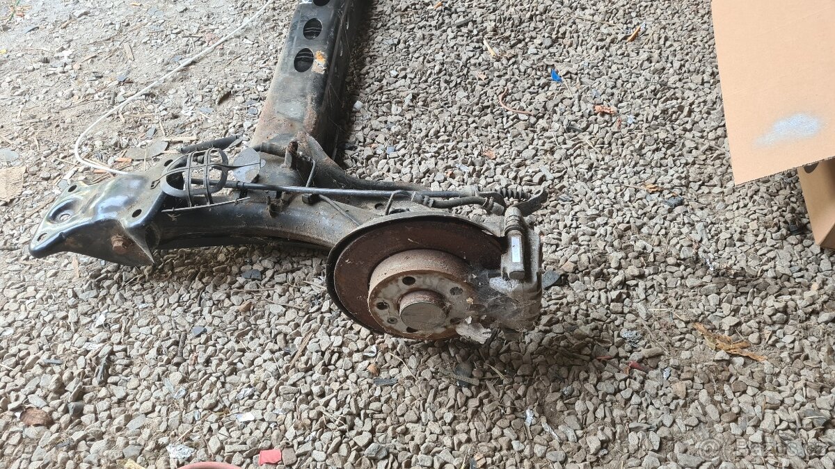 Kamiq zadní náprava kompletní - 2