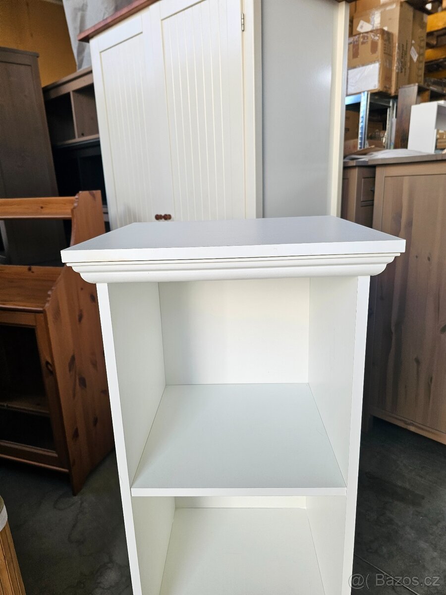 Knihovna - regál - 2