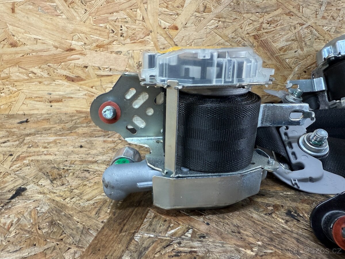 PŘEDNÍ PÁSY HYUNDAI I40 88810-3Z000 / 88820-3Z000 - 2