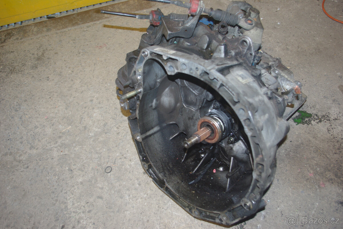 Převodovka Renault 8200370824 - 2