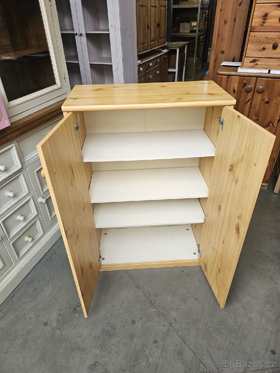 Skříňka - botník - 2