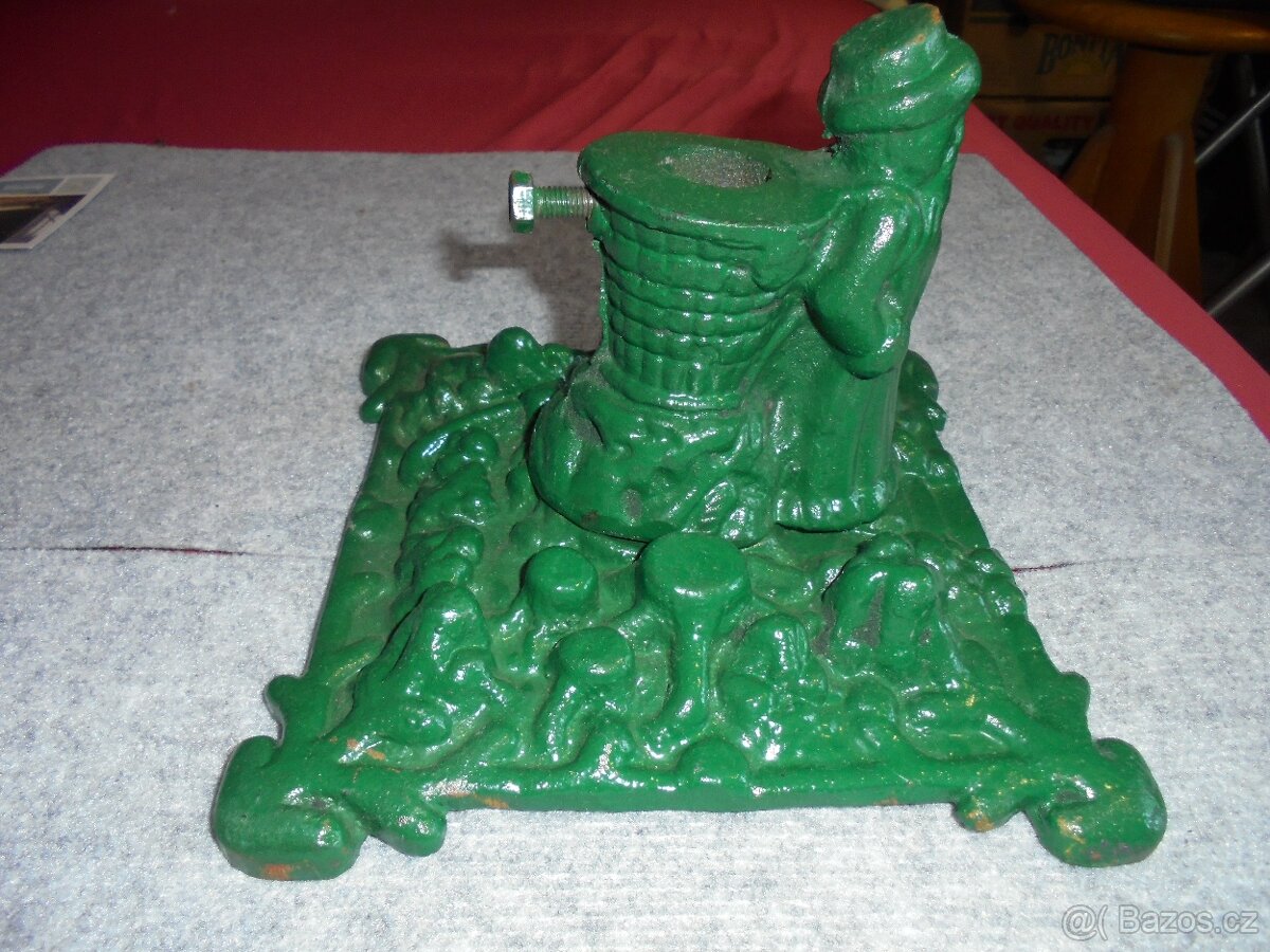 Litinový stojan na vánoční stromek - 2