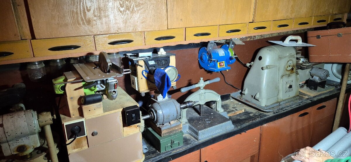Vybavení dílny. Bruska. Lis. Soustruh. ... - 2