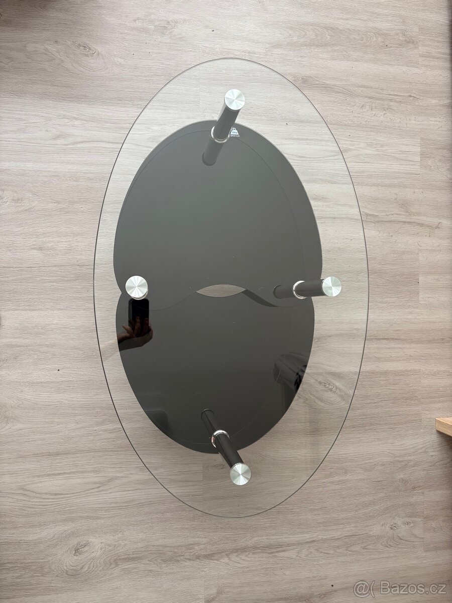 Skleněný stůl do obýváku - 2