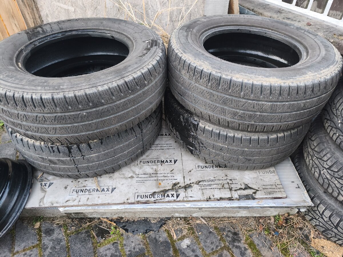 Pirelli Carrier Winter 235/65 R16C - 2