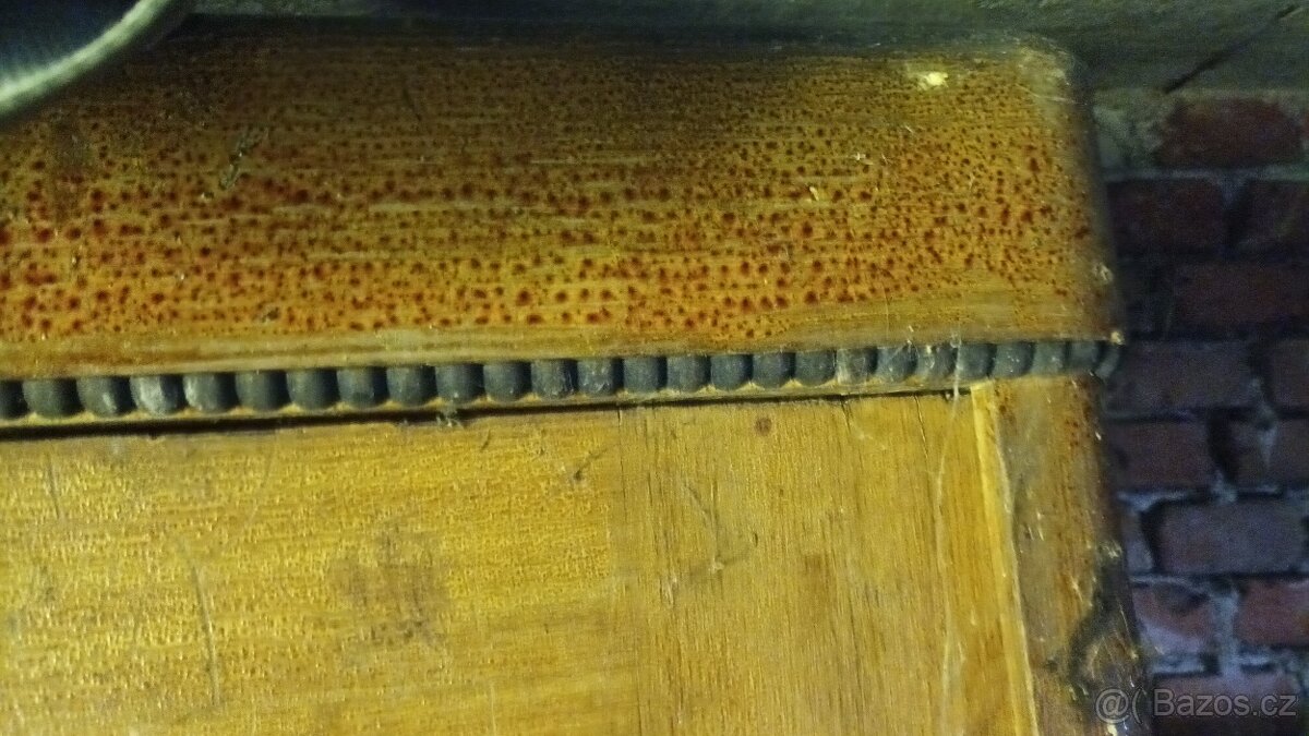 Historický nábytek - více ks - 2