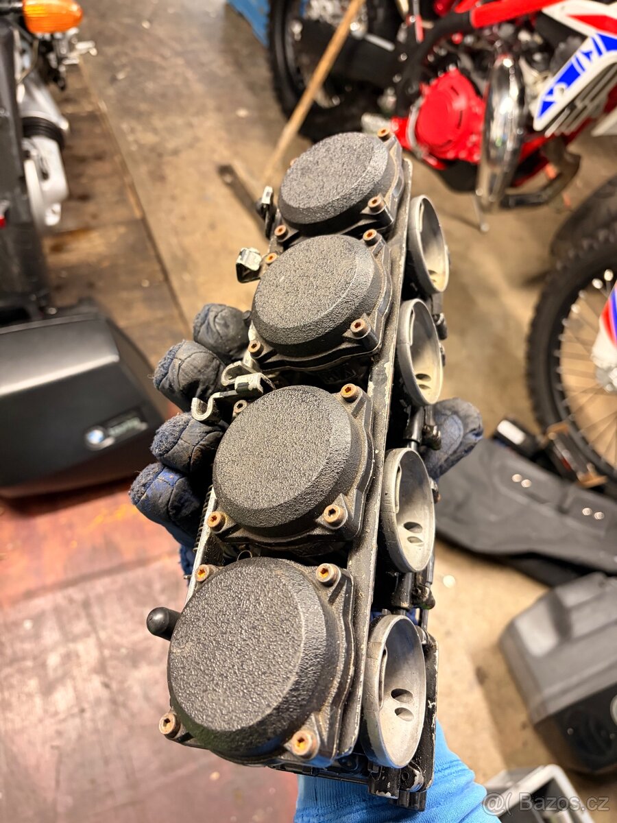 Kawasaki Gpz 900 - 2