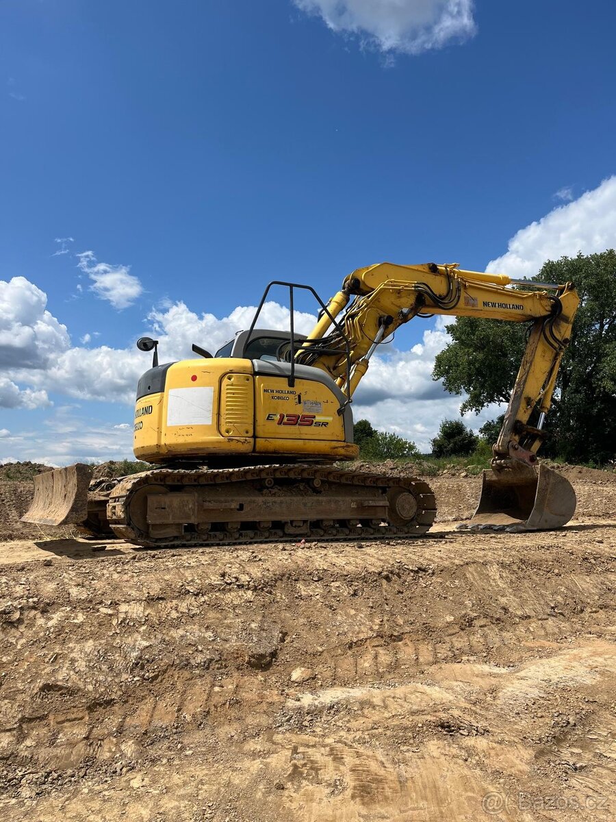 Pásové rypadlo NEW HOLLAND E135SR - 1ES, r.v. 2008, 15,4t - 2