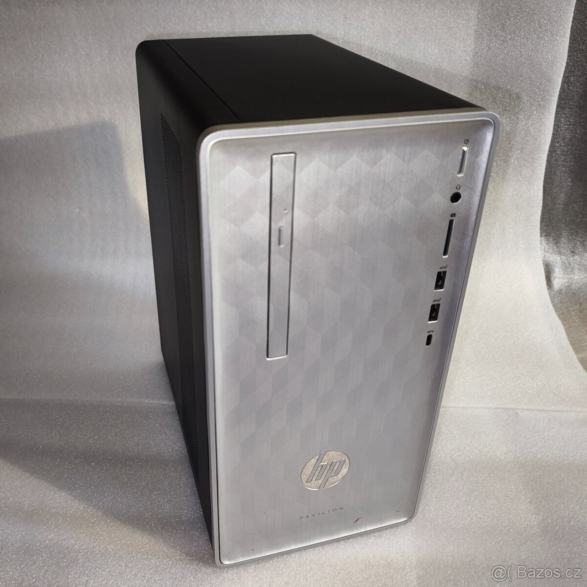 HP Pavilion AMD A10-9700, 16GB, RX550 2GB, 240GB M2, Win 11h - 2