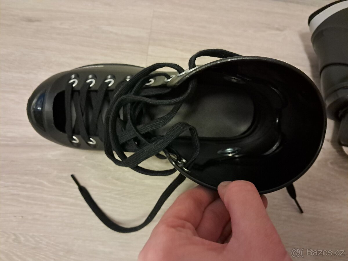 Lední brusle vel. 41 - 2