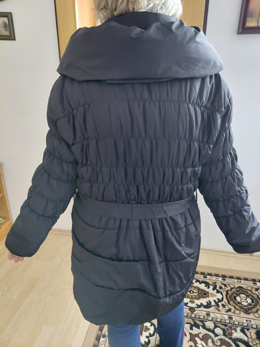 Krásná dámská černá zimní bunda vel.44 - 2