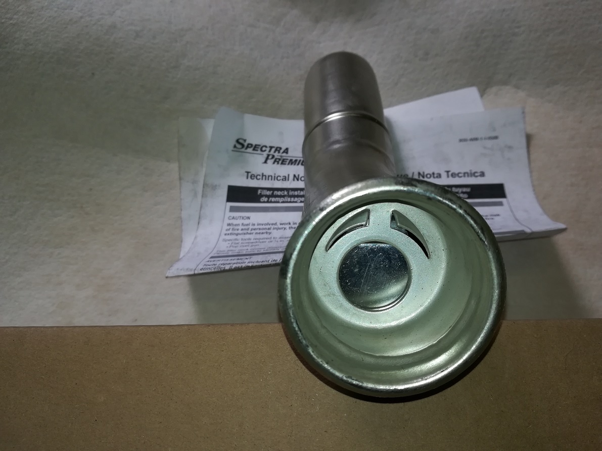 Camaro 2. generace před rokem 78 - trubka nádrže - 2